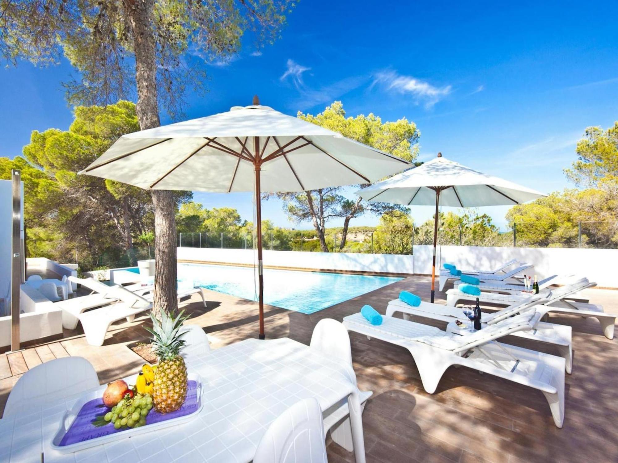 Beachfront With Saltwater Pool Casa vacanze *